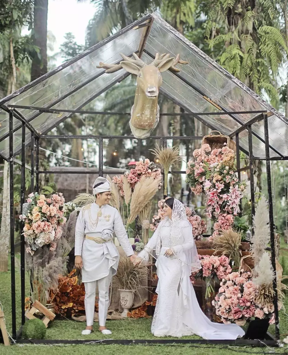 potret dekorasi pernikahan YouTuber Indonesia Berbagai sumber 