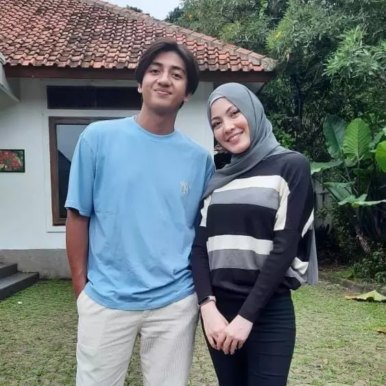 potret mesra harris vriza dan havisa devi © berbagai sumber