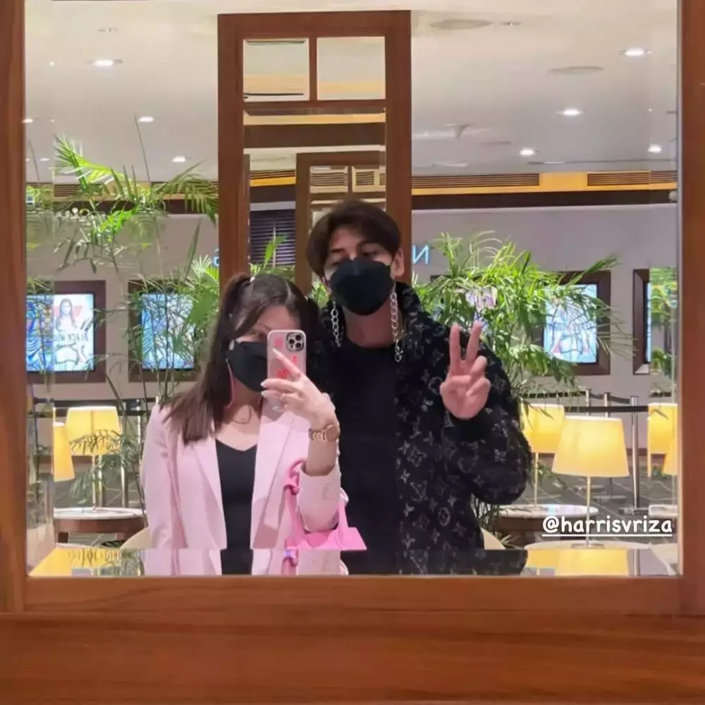 potret mesra harris vriza dan havisa devi © berbagai sumber