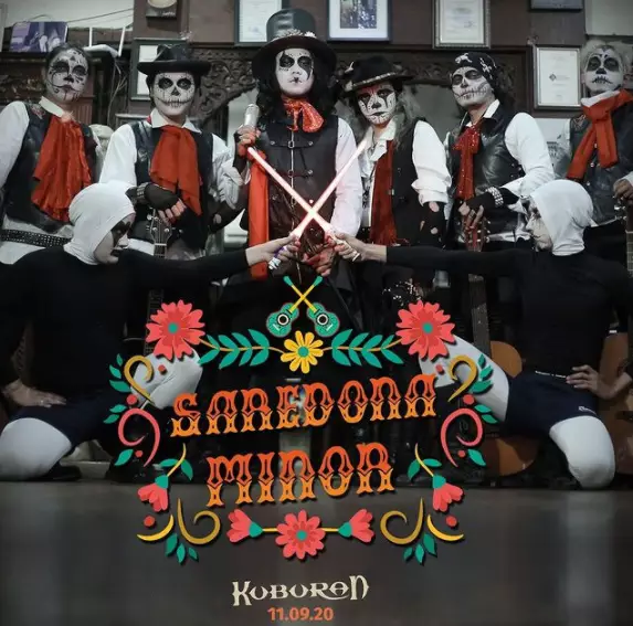 kostum nyentrik kuburan band © 2021 brilio.net kostum nyentrik kuburan band © 2021 brilio.net