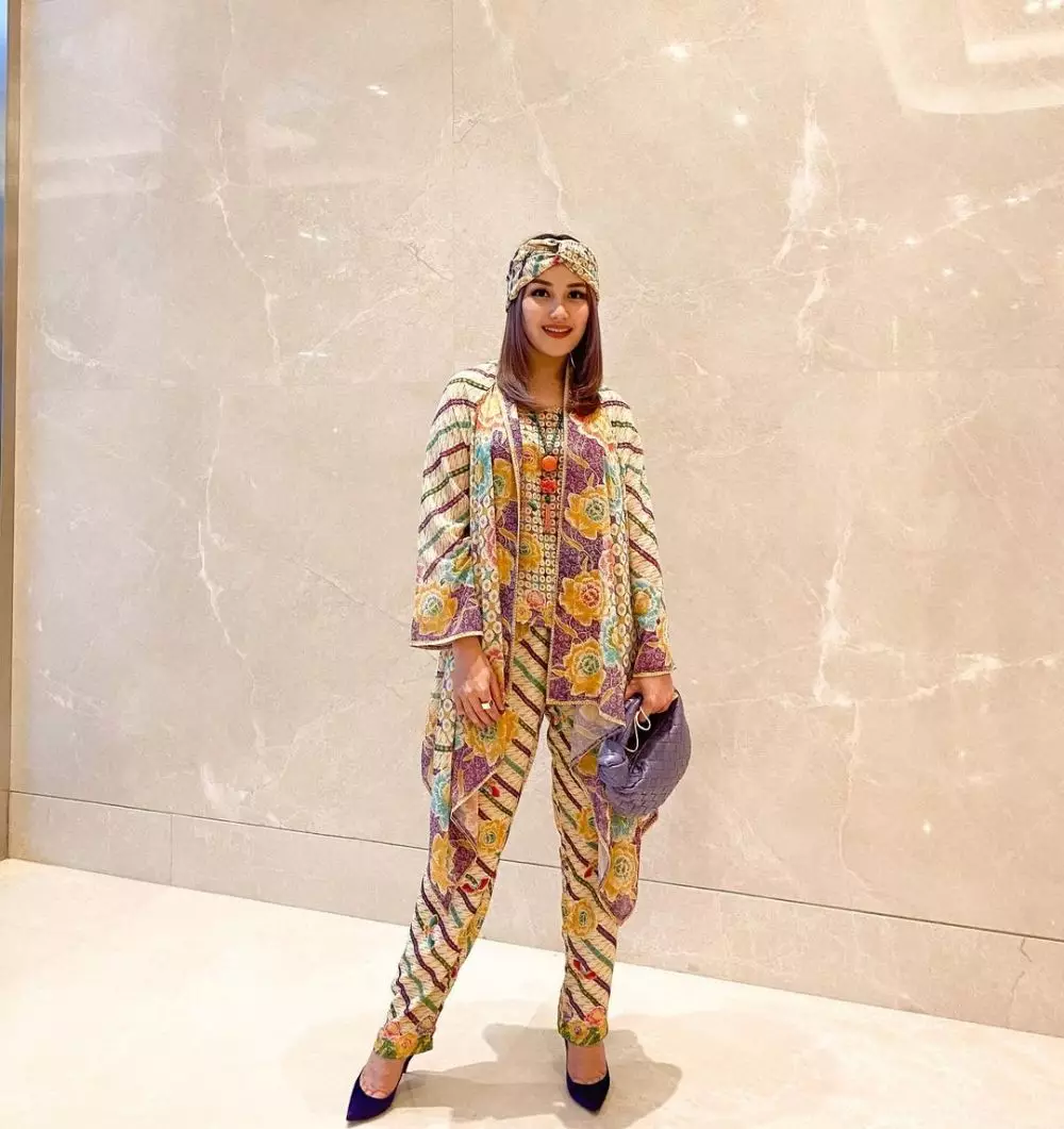 Detail penampilan Ayu Ting Ting hadiri pernikahan Ria Ricis Instagram