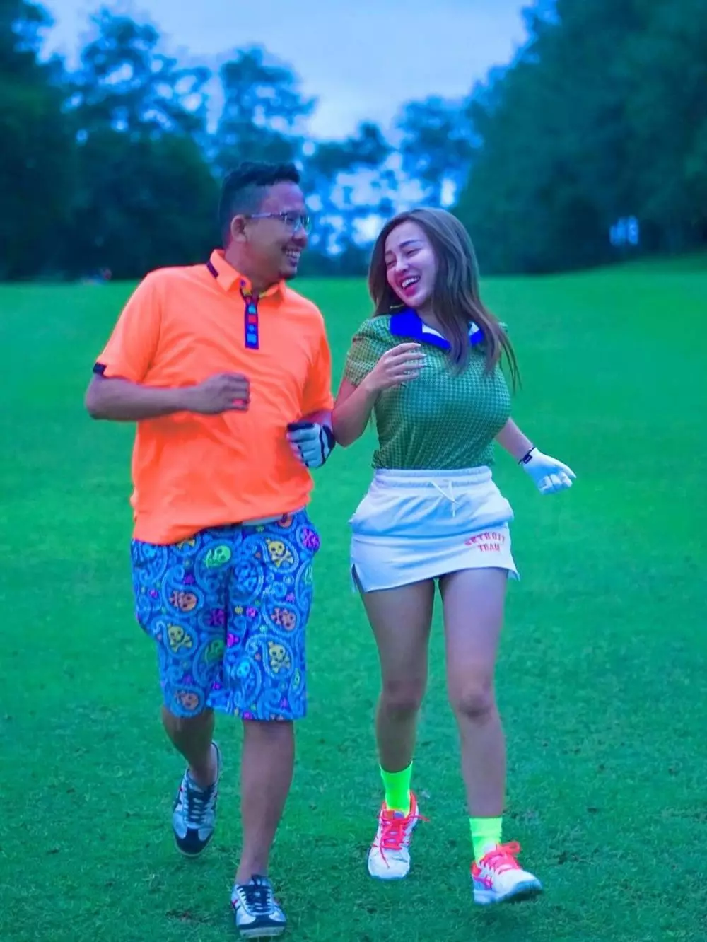 Cupita main golf bareng calon suami © 2021 Instagram
