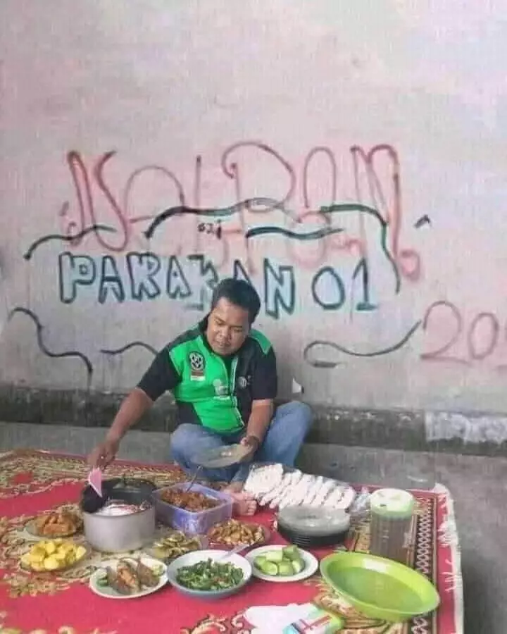 momen lucu makan besar tapi absurd banget © 2021 instagram.com