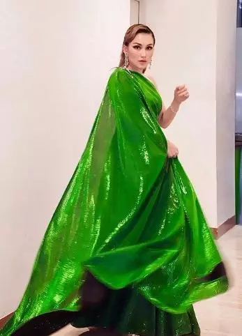 gaya Ayu Ting Ting di AMI Awards 2021 © berbagai sumber gaya Ayu Ting Ting di AMI Awards 2021 © berbagai sumber