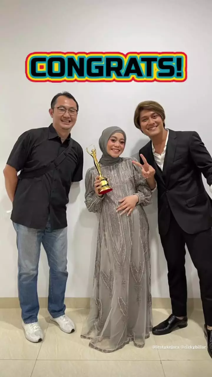 gaya lesty kejora di ami awards © instagram gaya lesty kejora di ami awards © instagram