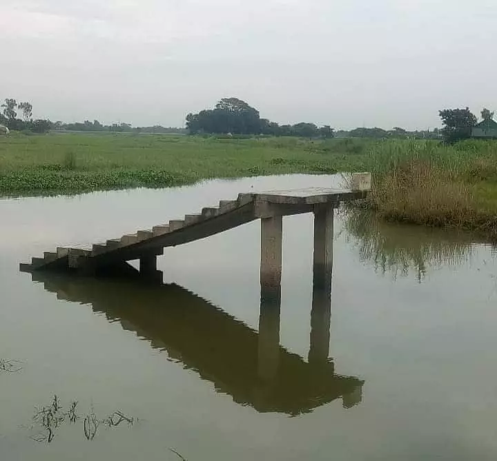 benda udah terlanjur salah pasang nyeleneh © 2021 instagram.com