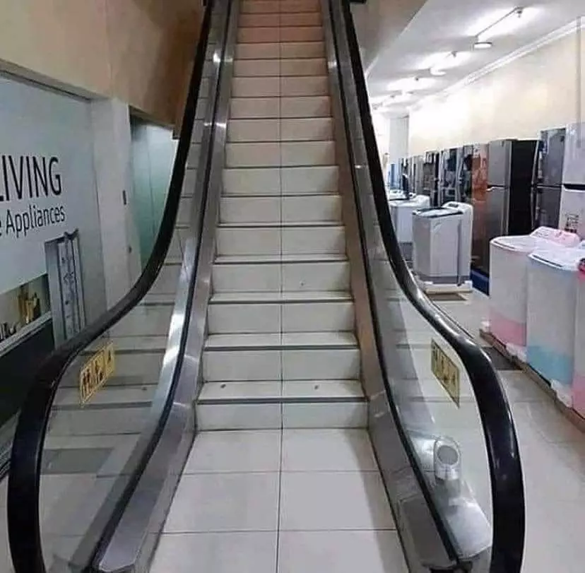 benda udah terlanjur salah pasang nyeleneh © 2021 instagram.com