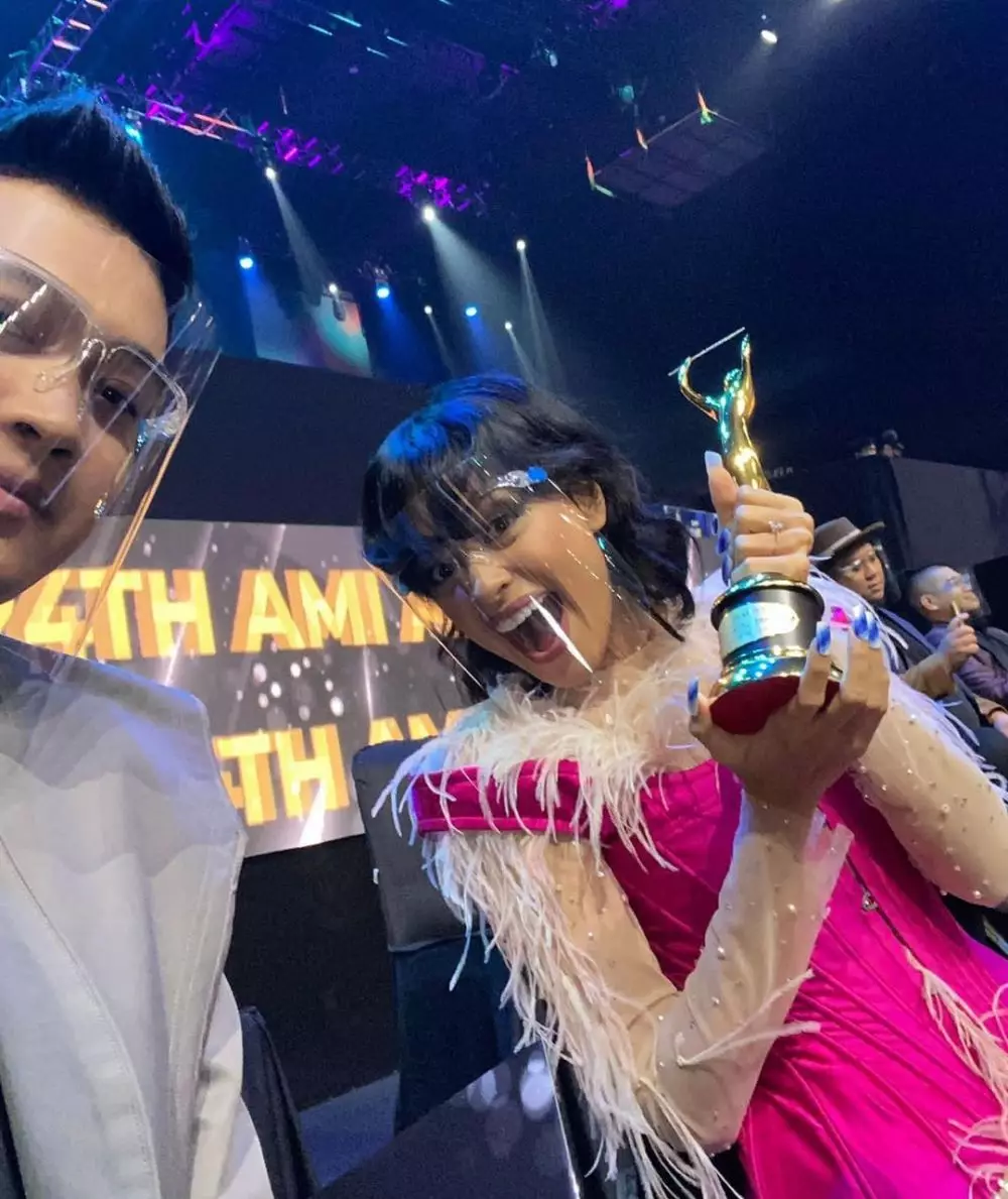 Seleb hadiri AMI Awards bareng pasangan © Instagram