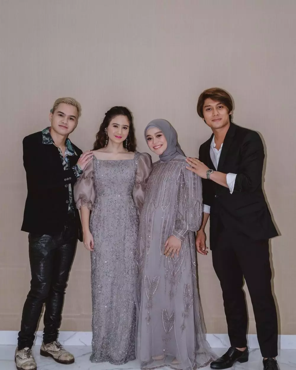 Seleb hadiri AMI Awards bareng pasangan © Instagram