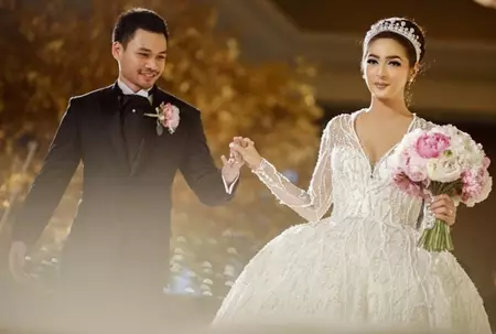 Seleb menikah berkonsep negeri dongeng Berbagai sumber  Seleb menikah berkonsep negeri dongeng Berbagai sumber