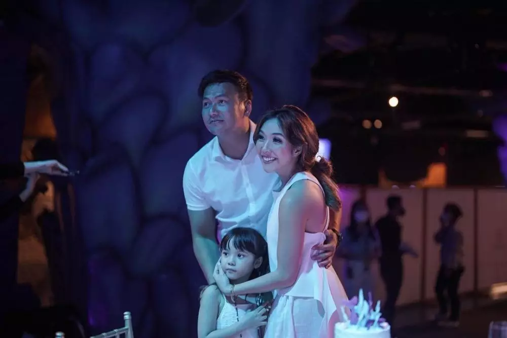 Momen kejutan ulang tahun Gisel ke-31 tahun © Instagram