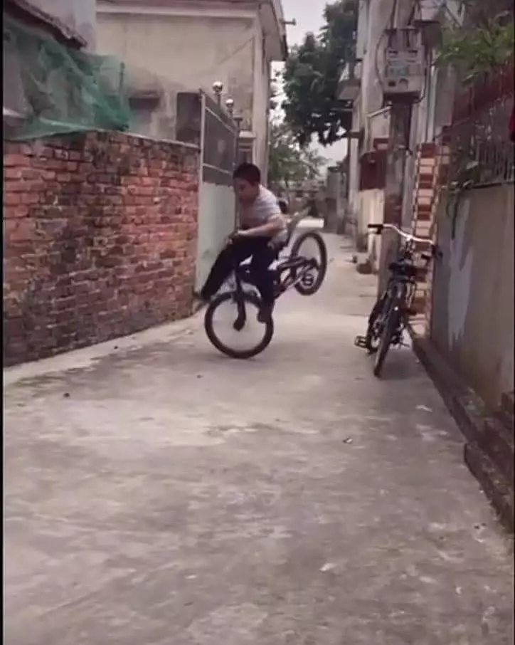 orang kena apes sendiri kasihan banget © 2021 instagram.com