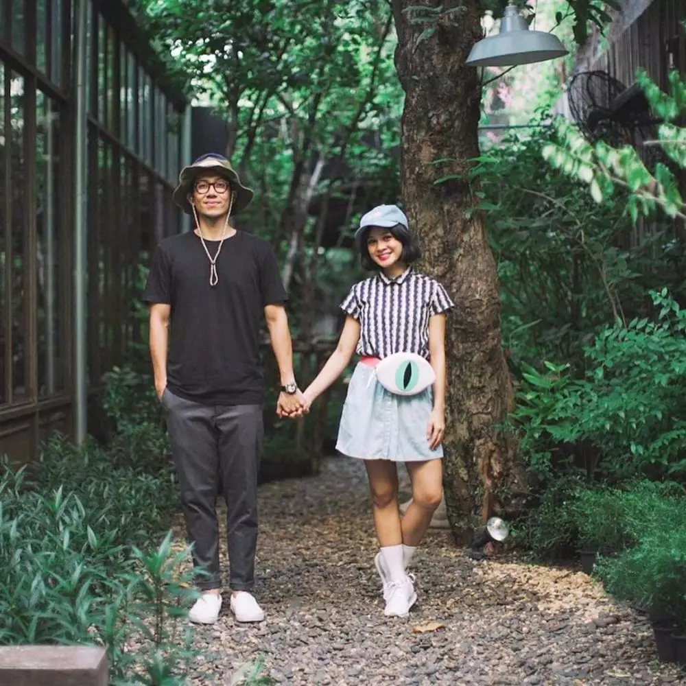 Seleb temukan pasangan lewat media sosial Berbagai sumber  Seleb temukan pasangan lewat media sosial Berbagai sumber