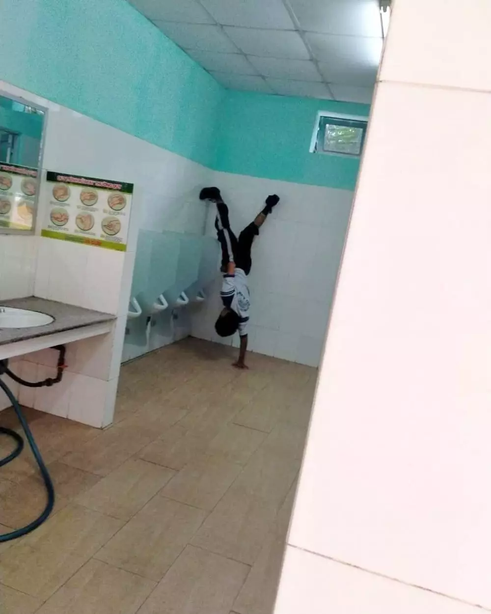 orang bertingkah nggak sesuai aturan © 2021 instagram.com