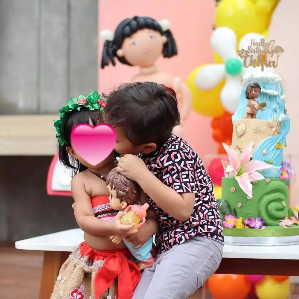 Momen ultah Chava ke-2 Instagram Momen ultah Chava ke-2 Instagram