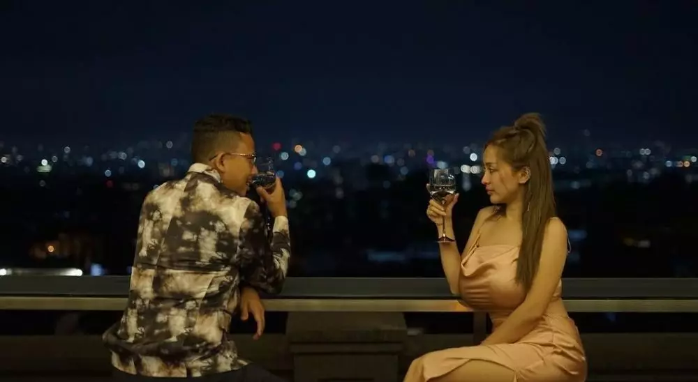 dinner romantis Cupi Cupita dan calon suami © 2021 brilio.net Instagram