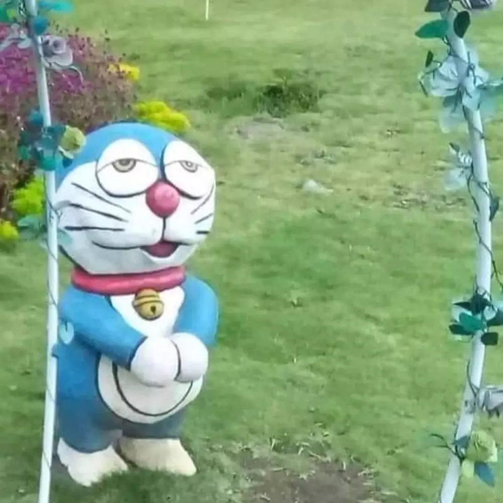 penampakan patung tokoh kartun yang nyeleneh banget © 2021 instagram.com penampakan patung tokoh kartun yang nyeleneh banget © 2021 instagram.com