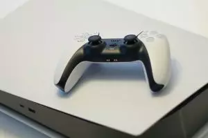 Kontroler PS5 kini bisa digunakan di perangkat Android 12