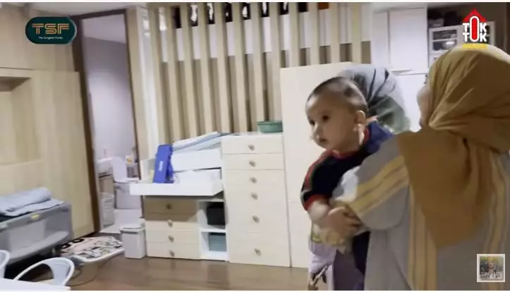 momen nagita siapkan kamar calon bayi © YouTube