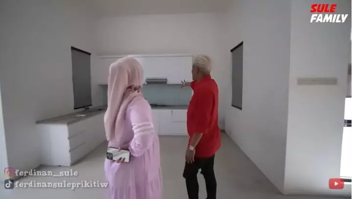 rumah baru nathalie holscher hadiah anniversary © YouTube rumah baru nathalie holscher hadiah anniversary © YouTube