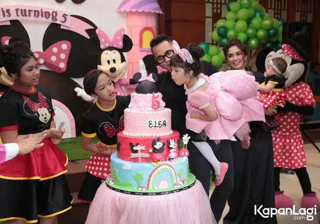 Dekorasi ultah anak seleb bertema Disney © berbagai sumber