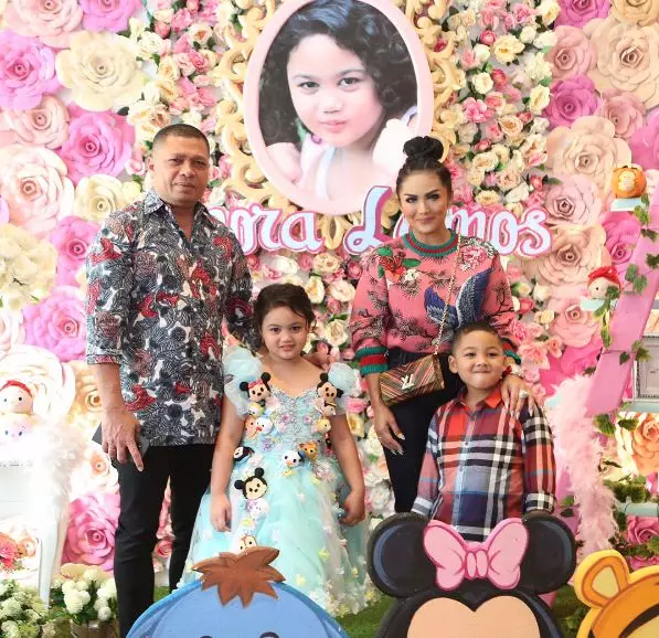 Dekorasi ultah anak seleb bertema Disney © berbagai sumber