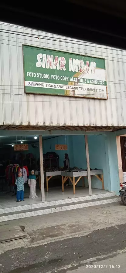 toko beralih fungsi jadi nyeleneh © 2021 twitter.com