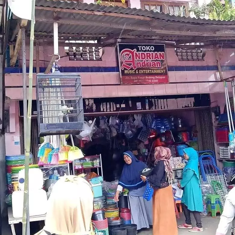 toko beralih fungsi jadi nyeleneh © 2021 twitter.com