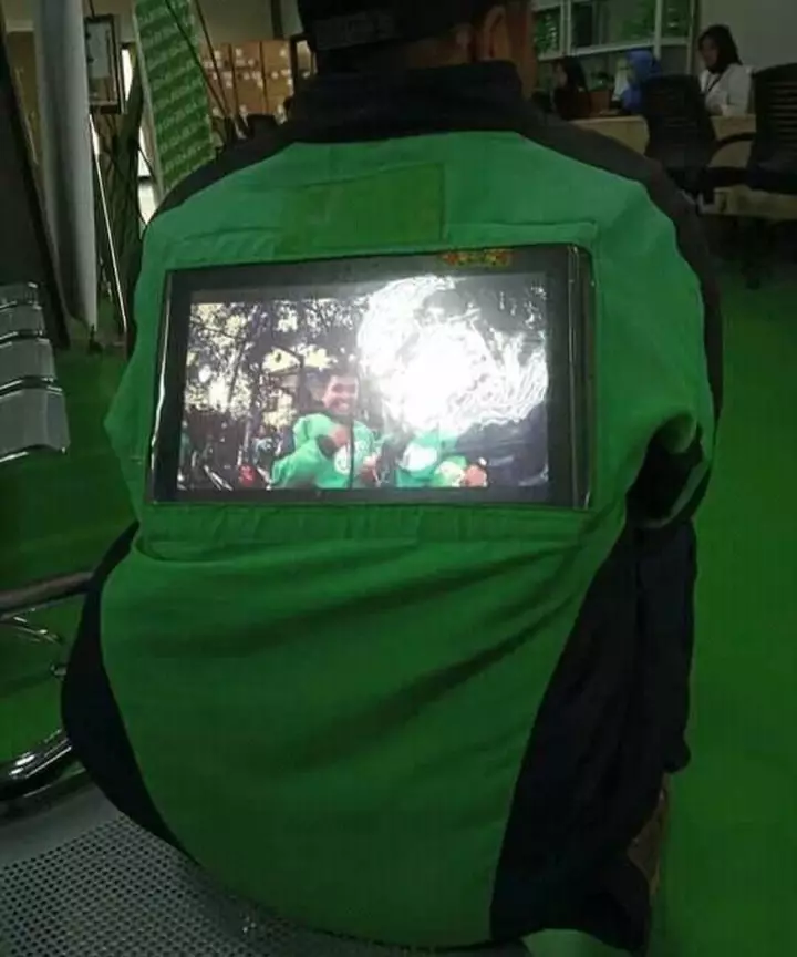 driver ojek online bawa benda nyeleneh banget © 2021 instagram.com