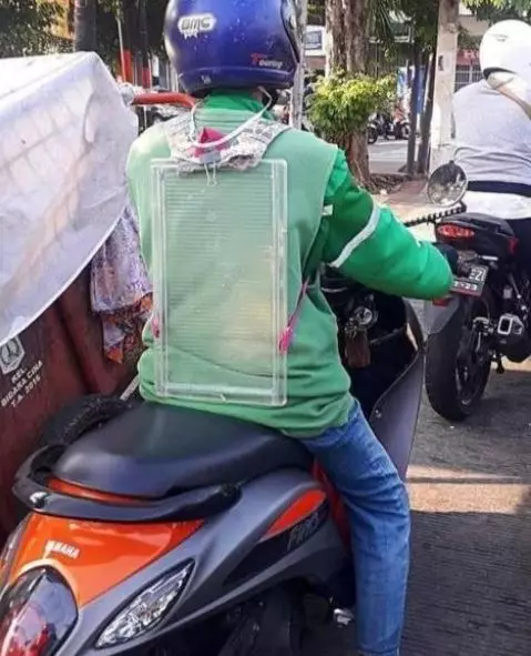 driver ojek online bawa benda nyeleneh banget © 2021 instagram.com