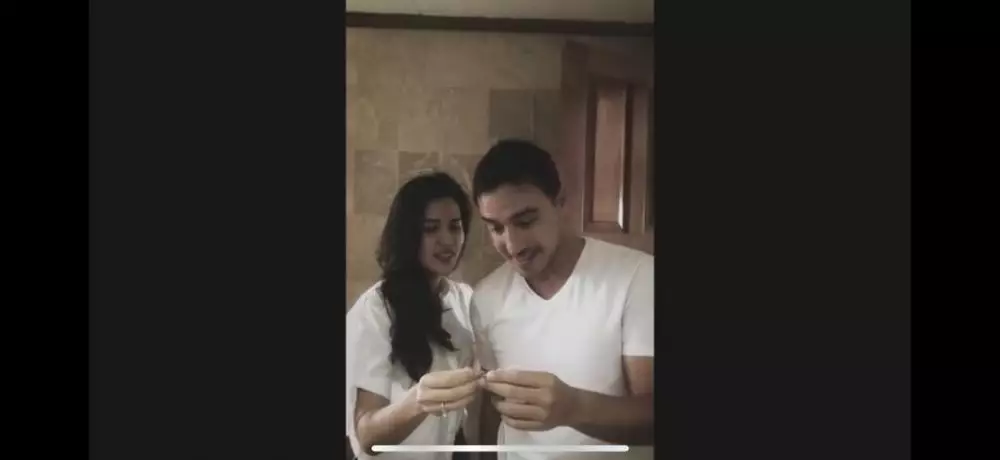 Seleb umumkan kehamilan dengan cara unik Instagram/YouTube Seleb umumkan kehamilan dengan cara unik Instagram/YouTube