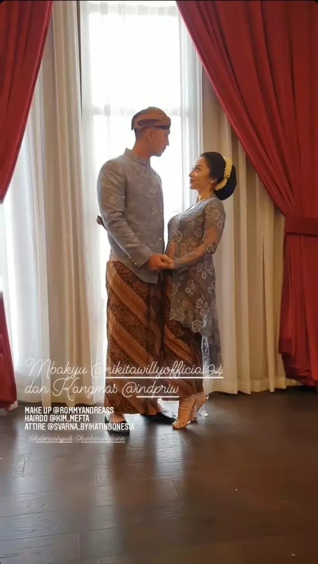Gaya Nikita Willy di pernikahan adiknya © Instagram Gaya Nikita Willy di pernikahan adiknya © Instagram