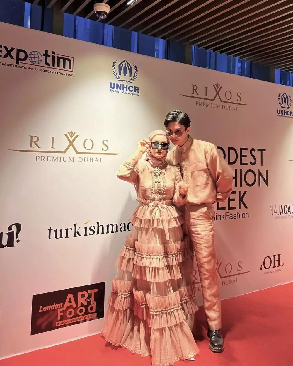 Dinda Hauw fashion show di Dubai © Instagram