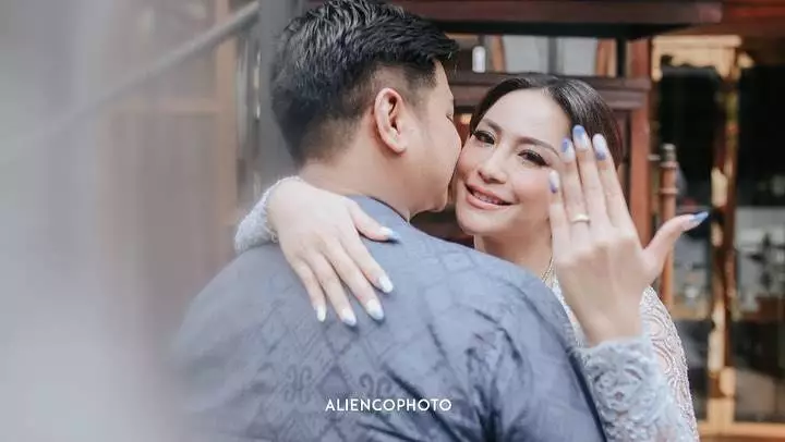 momen lamaran pedangdut © instagram