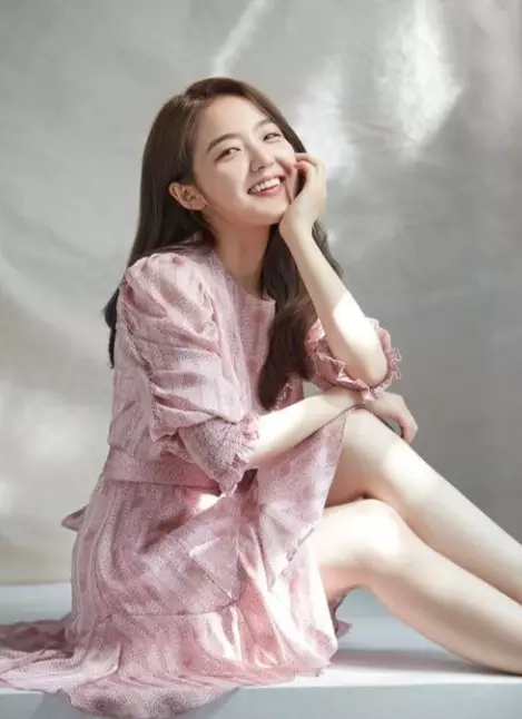 Joon di film Korea Meet Mr. Daddy Instagram/@seoshinae