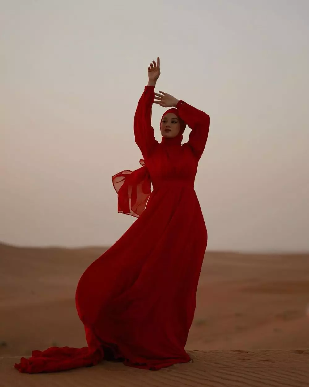 pemotretan Dinda Hauw dan Rey Mbayang di Dubai © 2021 brilio.net