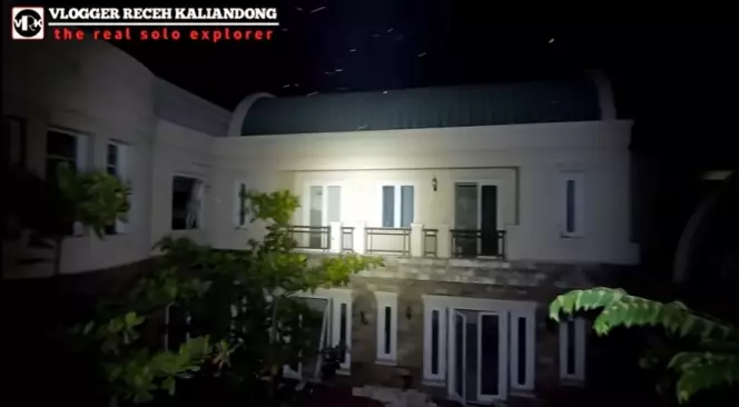 rumah terbengkalai milik pengusaha rokok © 2021 brilio.net