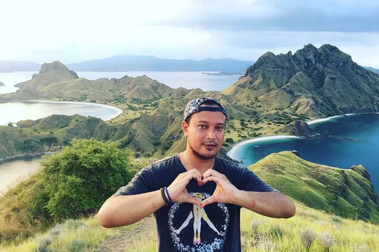 Pria ini pernah dibuat jatuh cinta oleh pesona Velove Vexia Berbagai sumber 