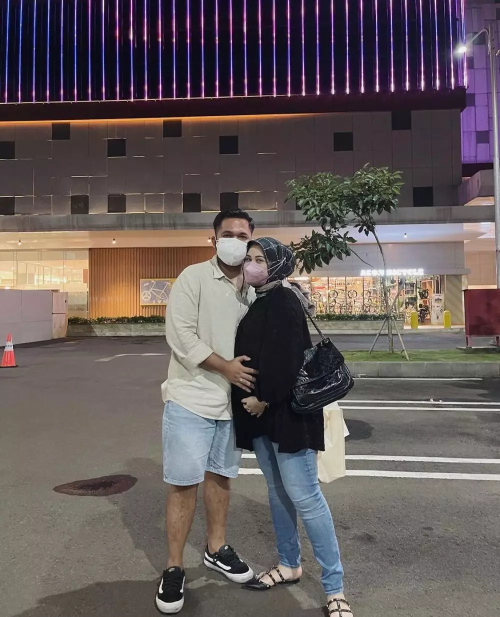 Padu padan outfit Kesha Ratuliu Instagram