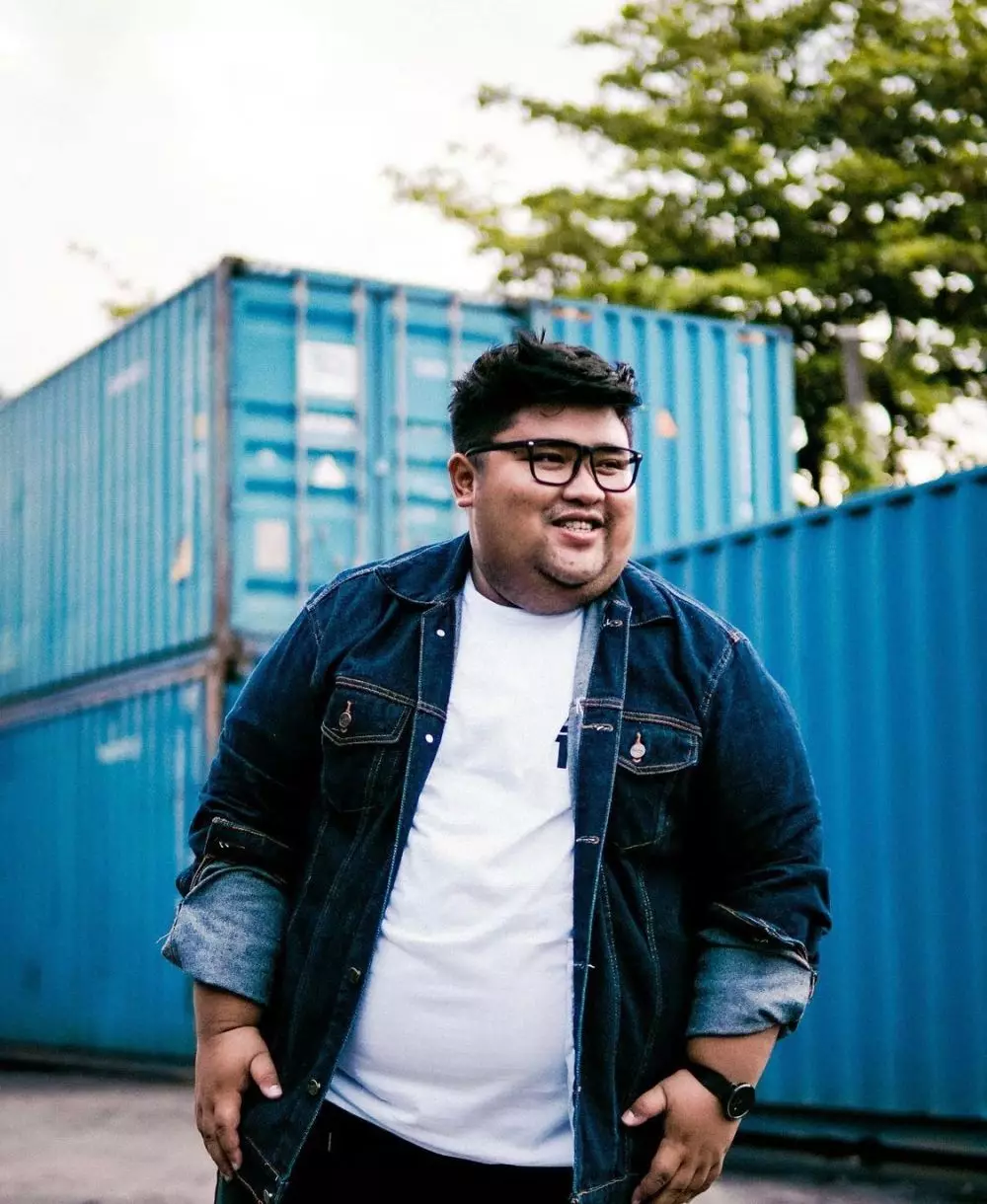 Potret terbaru Tommy Kaganangan Instagram Potret terbaru Tommy Kaganangan Instagram