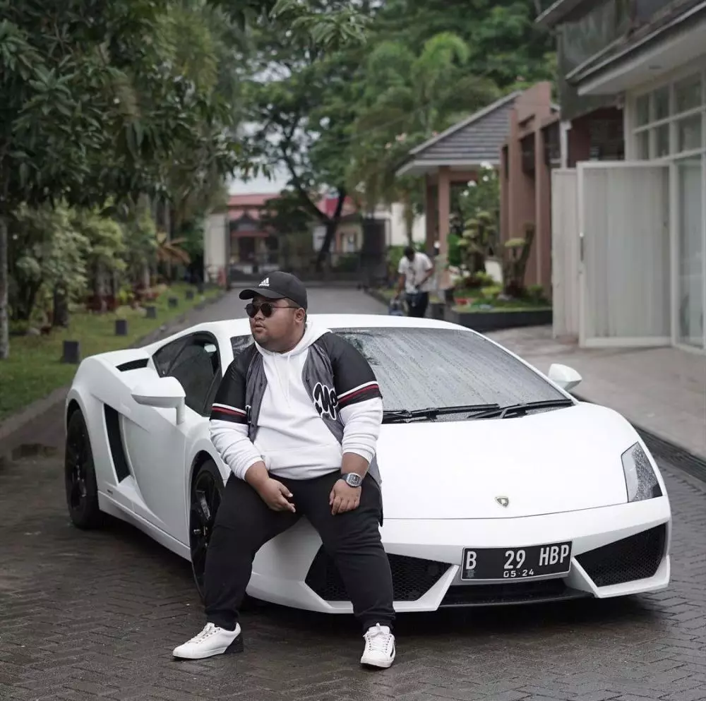 Potret terbaru Tommy Kaganangan Instagram Potret terbaru Tommy Kaganangan Instagram