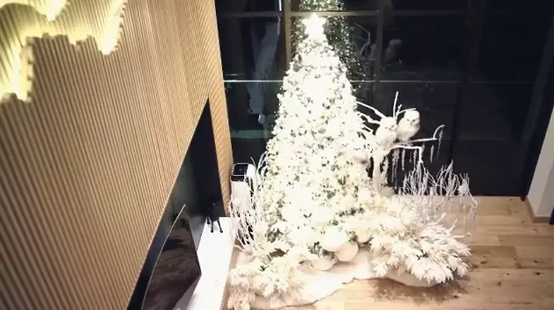 Sandra Dewi dekorasi rumahnya bertema white christmas © Instagram Sandra Dewi dekorasi rumahnya bertema white christmas © Instagram