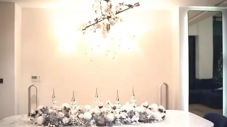 Sandra Dewi dekorasi rumahnya bertema white christmas © Instagram Sandra Dewi dekorasi rumahnya bertema white christmas © Instagram