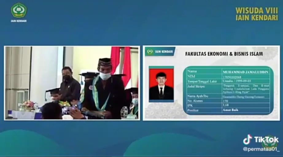 wisuda diwakilkan orang tua © 2021 TikTok