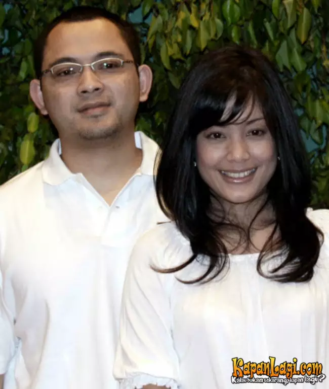 Pernikahan mewah artis berujung perceraian Berbagai sumber  Pernikahan mewah artis berujung perceraian Berbagai sumber