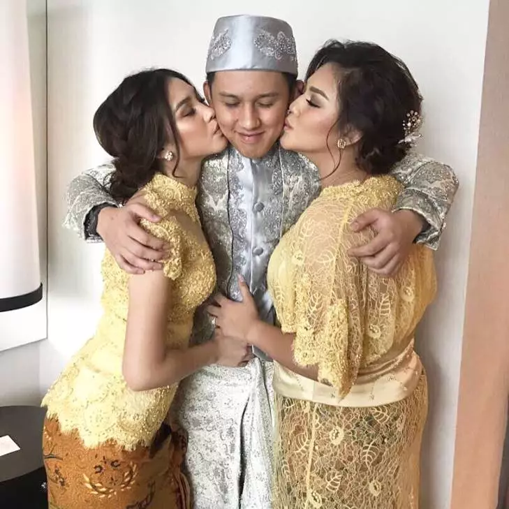 gaya seleb di pernikahan adik © instagram gaya seleb di pernikahan adik © instagram