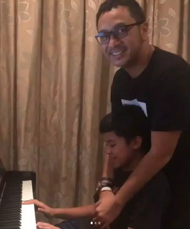 potret kedekatan penyanyi dan anak sambung  © instagram potret kedekatan penyanyi dan anak sambung  © instagram