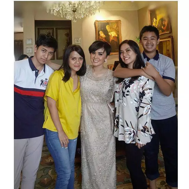 potret kedekatan penyanyi dan anak sambung  © instagram potret kedekatan penyanyi dan anak sambung  © instagram