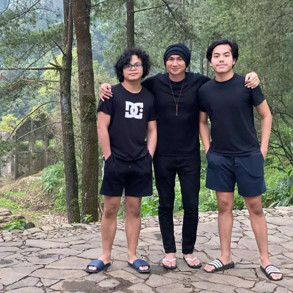 potret kedekatan penyanyi dan anak sambung  © instagram potret kedekatan penyanyi dan anak sambung  © instagram