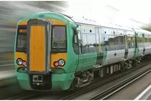 Demi klaim asuransi, pria ini tabrakkan diri ke kereta api yang melaju